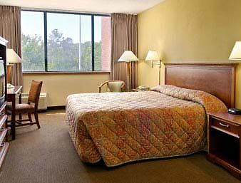 Days Inn & Suites Tallahassee Conference Center I-10 Hotel Δωμάτιο φωτογραφία